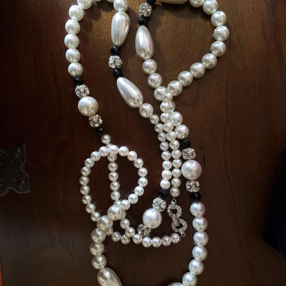 Vintage style  Pearls  and strass necklace